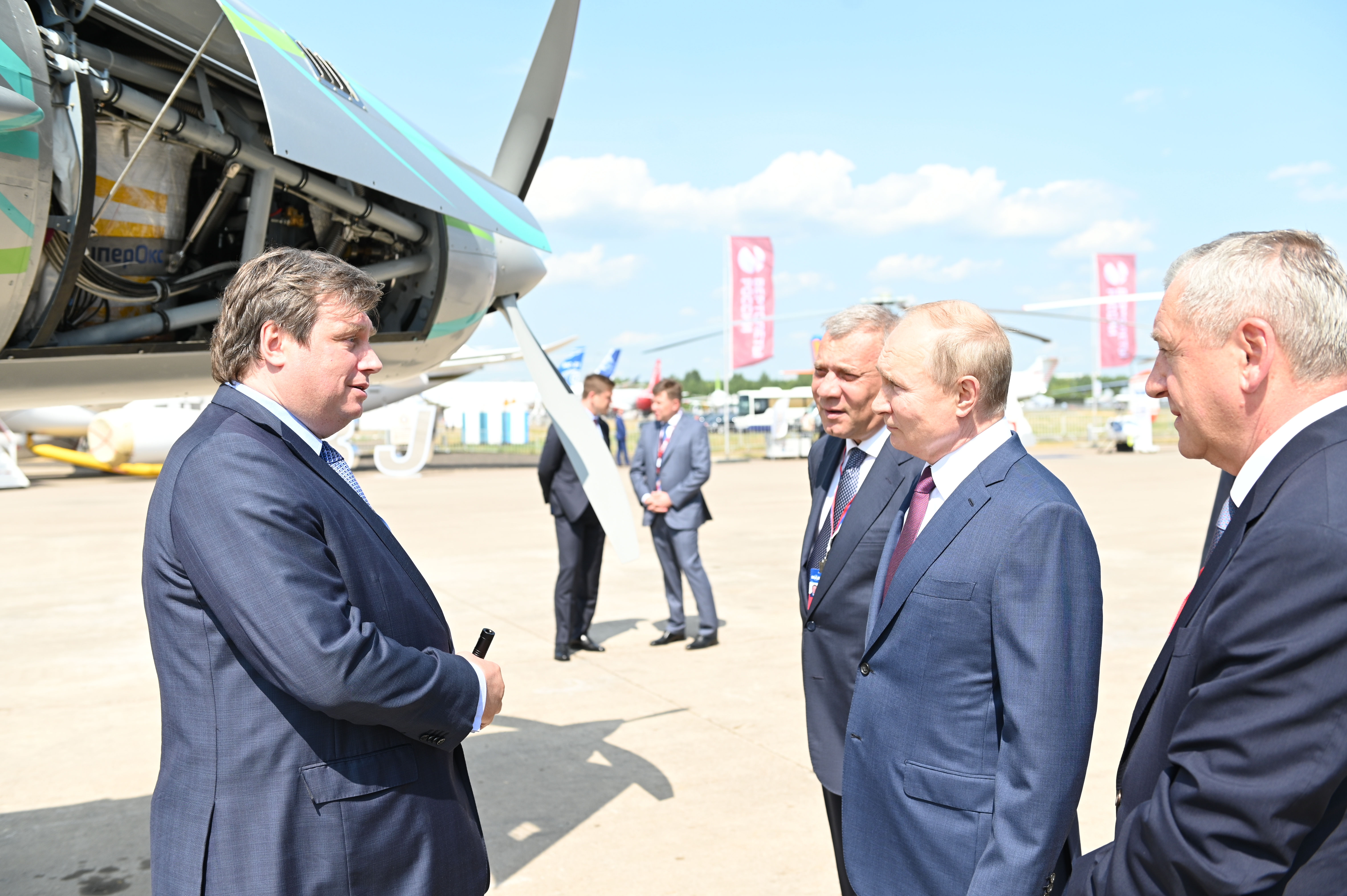 Президент России Владимир Путин посетил церемонию открытия авиационно-космического салона МАКС-2021